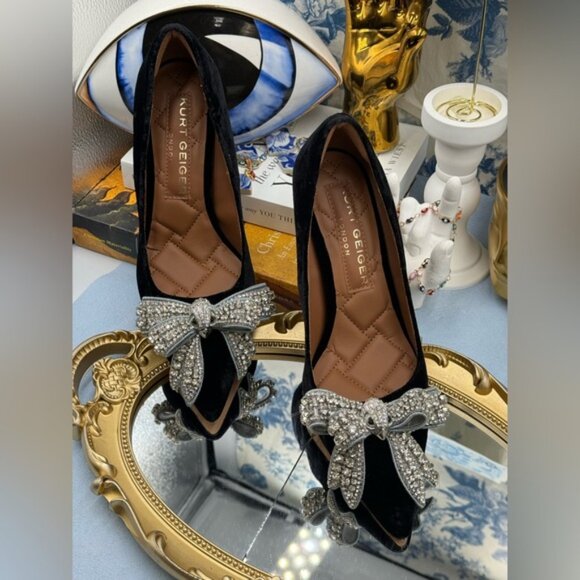 🆕 KURT GEIGER LONDON 🧿 NWOB Belgravia Bow Court Heel, Black Velvet Sz 37 US 7 - Picture 4 of 15